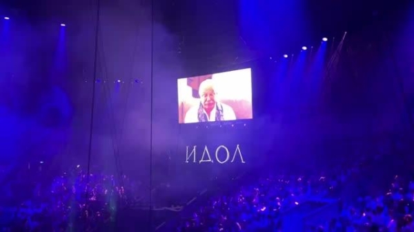 Александр Овечкин вручил "Золотого идола" акробатам из России