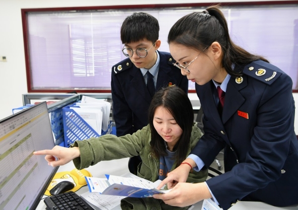 
                                    Китай намерен снизить налоги на НИОКР для производителей интегральных схем и станков
                                