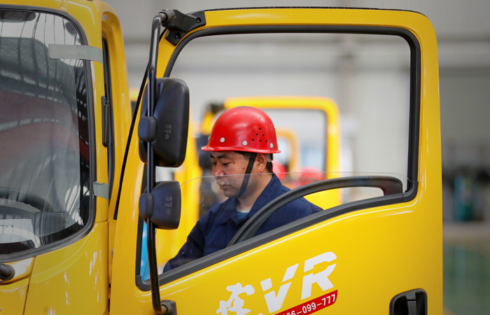 Экспорт грузовиков из Китая в РФ в январе-феврале рухнул почти в 8 раз