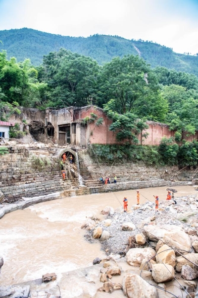 В Китае объявлена тревога "желтого" уровня в связи с возможными бедствиями геологического характера
В Китае объявлена тревога "желтого" уровня в связи с возможными бедствиями геологического характера