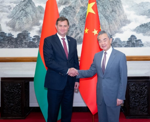 
                                    Главы МИД Китая и Беларуси провели переговоры в Пекине
                                