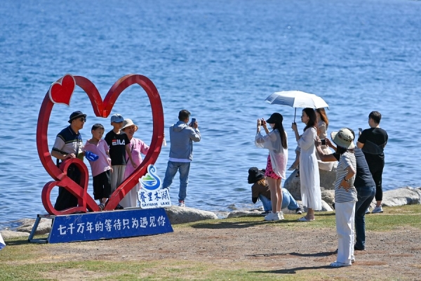 В первом полугодии этого года ВРП Синьцзяна вырос на 5,1 проц. 
                                 
                                    В первом полугодии этого года ВРП Синьцзяна вырос на 5,1 проц.