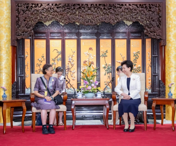 Член Госсовета КНР встретилась с принцессой Таиланда
Член Госсовета КНР встретилась с принцессой Таиланда