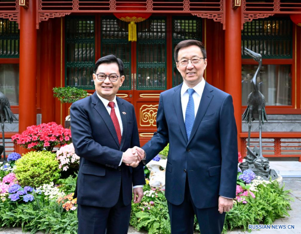 
                                    Хань Чжэн встретился с заместителем премьер-министра Сингапура
                                