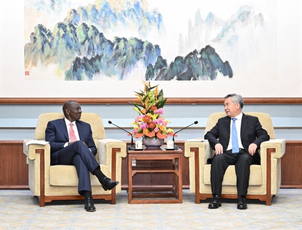 Член ПК Политбюро ЦК КПК Ли Си встретился с президентом Кении
                                 
                                    Член ПК Политбюро ЦК КПК Ли Си встретился с президентом Кении