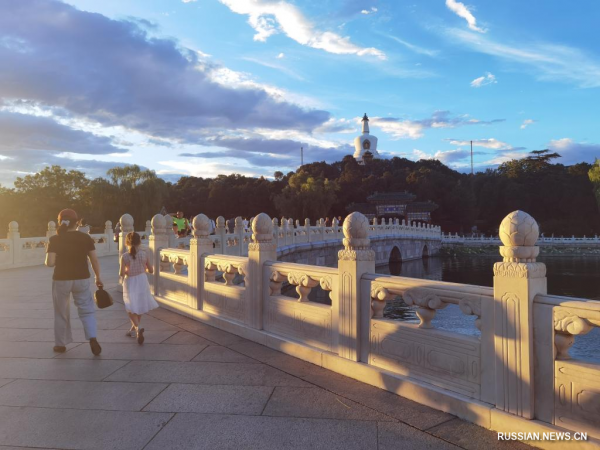 Красивые летние пейзажи в Пекине
                                 
                                    Красивые летние пейзажи в Пекине