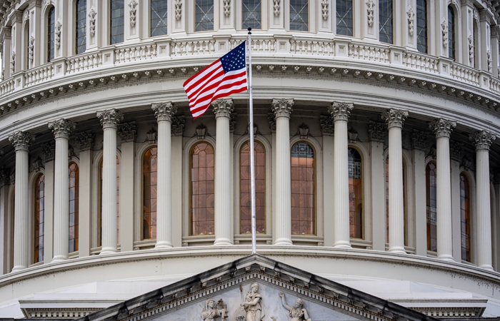 Сенаторы США раскритиковали решение Трампа о начале испытаний ядерного оружия Сенаторы США раскритиковали решение Трампа о начале испытаний ядерного оружия