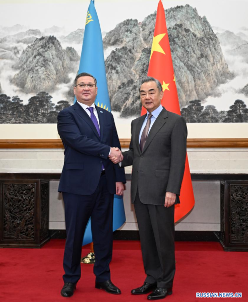 Главы МИД КНР и Казахстана провели первый стратегический диалог
Главы МИД КНР и Казахстана провели первый стратегический диалог