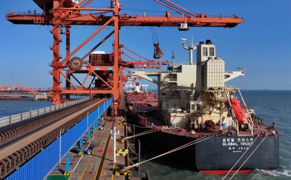 
                                    Китайские трансграничные потоки капитала в октябре стали более сбалансированными
                                