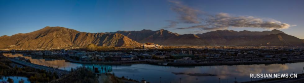 Лхасский парк "Наньшань" 
                                 
                                    Лхасский парк "Наньшань"