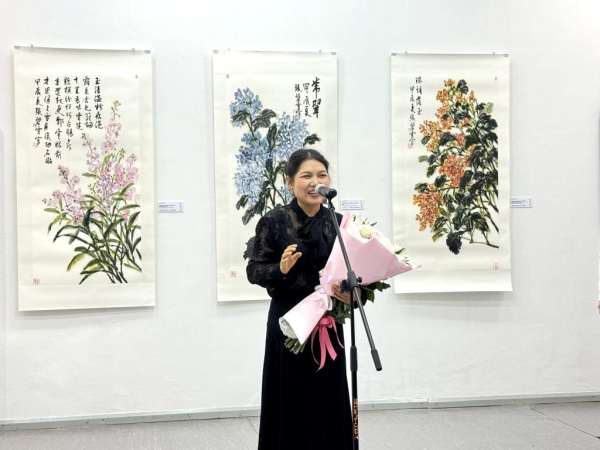 В Новосибирске представили национальную китайскую живопись
                                 
                                    В Новосибирске представили национальную китайскую живопись