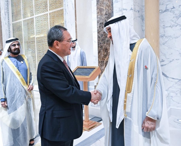 Китай готов к дальнейшему расширению торговли и сотрудничества с ОАЭ -- премьер Госсовета КНР 
                                 
                                    Китай готов к дальнейшему расширению торговли и сотрудничества с ОАЭ -- премьер Госсовета КНР