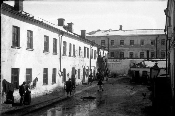 Тьма Хитровки, лавки Охотного ряда и публичные дома Грачевки: Москва глазами Гиляровского