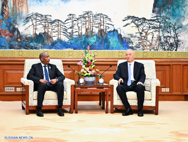 Цай Ци встретился с главой Суверенного совета Судана
                                 
                                    Цай Ци встретился с главой Суверенного совета Судана