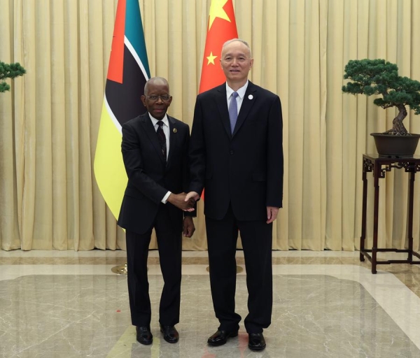 Член ПК Политбюро ЦК КПК встретился с премьер-министром Мозамбика
                                 
                                    Член ПК Политбюро ЦК КПК встретился с премьер-министром Мозамбика