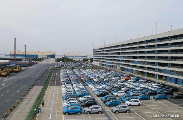 
                                    Причал Хайтун - один из крупнейших в Китае терминалов для экспорта автомобилей
                                