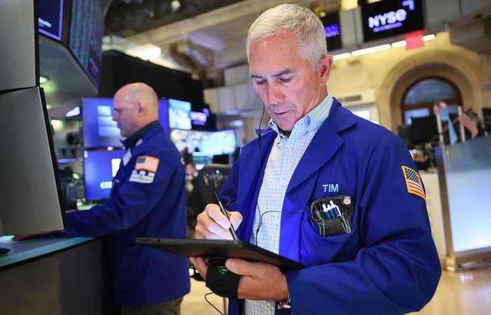 Фондовые индексы США выросли на политических новостях и отчетностях Фондовые индексы США выросли на политических новостях и отчетностях