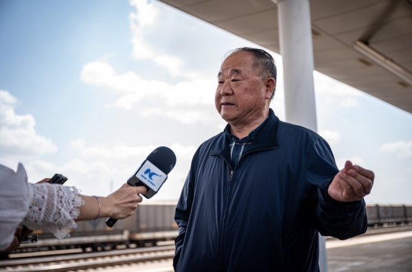 Пьеса нобелевского лауреата Мо Яня "Прощай, моя наложница" вышла на пекинскую сцену
Пьеса нобелевского лауреата Мо Яня "Прощай, моя наложница" вышла на пекинскую сцену