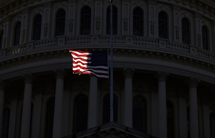 Сенаторы США предлагают запретить экспорт американской нефти в страны-противники Сенаторы США предлагают запретить экспорт американской нефти в страны-противники