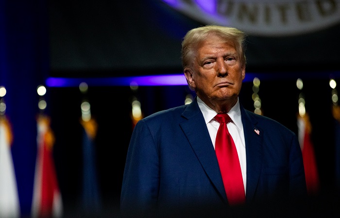 Трамп сообщил, что считает необходимым провести встречу с Путиным "немедленно" Трамп сообщил, что считает необходимым провести встречу с Путиным "немедленно"