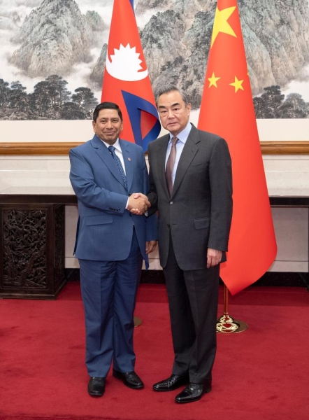 Глава МИД КНР провел переговоры с министром иностранных дел Непала
Глава МИД КНР провел переговоры с министром иностранных дел Непала