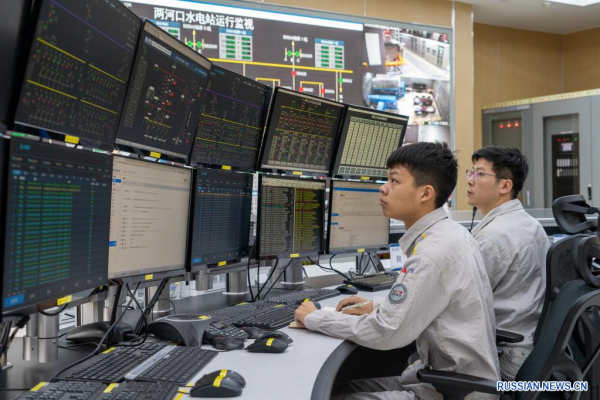 В Китае введена в эксплуатацию крупная гидросолнечная электростанция
В Китае введена в эксплуатацию крупная гидросолнечная электростанция