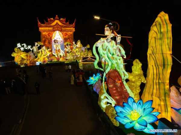 На юго-западе Китая пройдет международное световое шоу
                                 
                                    На юго-западе Китая пройдет международное световое шоу