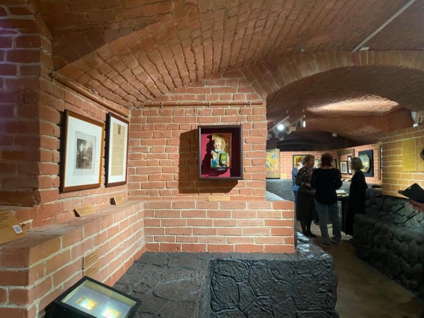 В Петербурге воплотили дореволюционную идею фотовыставки русских церквей В Петербурге воплотили дореволюционную идею фотовыставки русских церквей