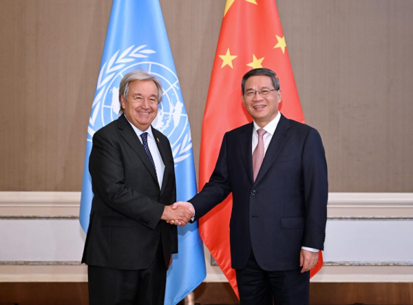 
                                    Премьер Госсовета КНР призвал отказаться от политизации экономических вопросов /более подробно/
                                