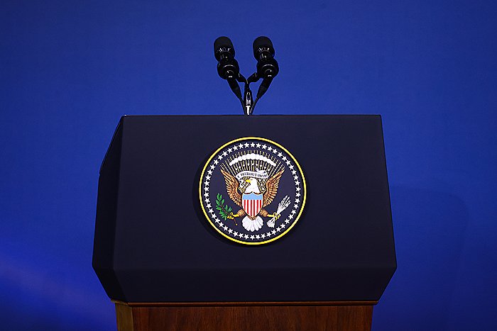 Несмеющийся Трамп и "хохотушка" Харрис: битва эмоций! Несмеющийся Трамп и "хохотушка" Харрис: битва эмоций!