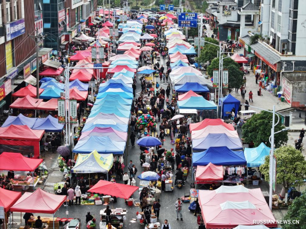 Праздничная атмосфера в связи с приближением Чуньцзе
                                 
                                    Праздничная атмосфера в связи с приближением Чуньцзе