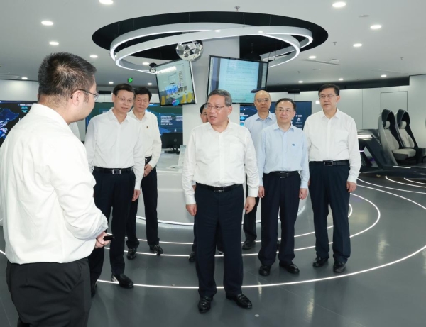 
                                    Премьер Госсовета КНР призвал к цифровой трансформации обрабатывающего сектора 
                                