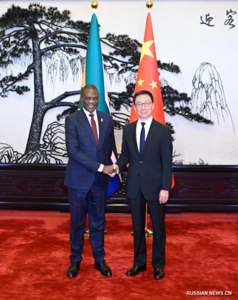 Китай и ЮАР провели 8-е пленарное заседание двусторонней межгосударственной комиссии
Китай и ЮАР провели 8-е пленарное заседание двусторонней межгосударственной комиссии