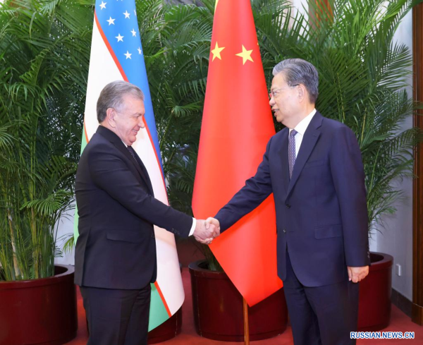 
                                    Председатель ПК ВСНП встретился с президентом Узбекистана и премьер-министром Антигуа и Барбуды
                                