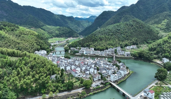 
                                    Четыре китайские деревни включены UNWTO в список лучших туристических деревень 2023 года 
                                