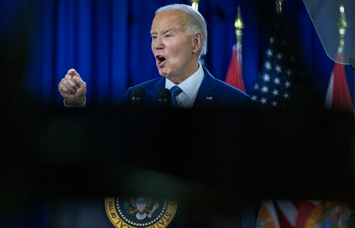 Байден подписал закон о дополнительной военной помощи Украине