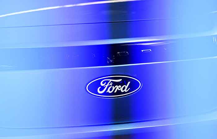 Ford приостановил строительство завода по производству аккумуляторов в Мичигане Ford приостановил строительство завода по производству аккумуляторов в Мичигане