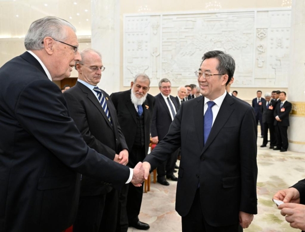 Вице-премьер Госсовета КНР призвал иностранных экспертов укреплять сотрудничество с Китаем
Вице-премьер Госсовета КНР призвал иностранных экспертов укреплять сотрудничество с Китаем