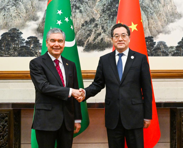 Вице-премьер Госсовета КНР провел встречу с председателем верхней палаты парламента Туркменистана
Вице-премьер Госсовета КНР провел встречу с председателем верхней палаты парламента Туркменистана